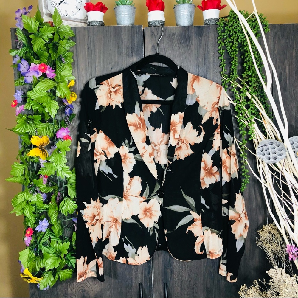 *🌼3/$30🌼Papaya Floral Sheer Blazer Top Large